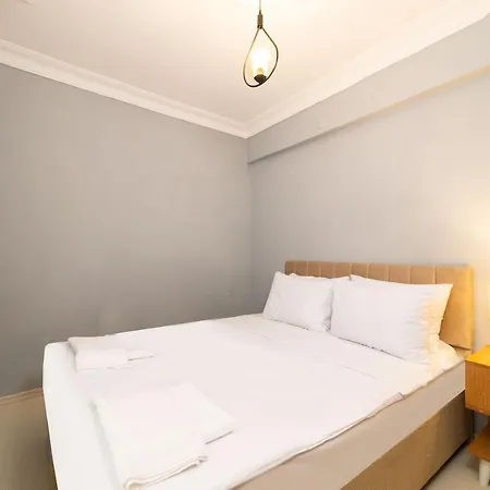 Daire Central Flat Close To The Beach With A Pleasant Backyard In Muratpasa Antalya