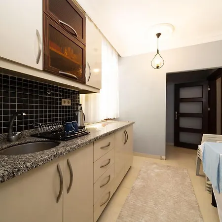 Apartment Central Flat Close To The Beach With A Pleasant Backyard In Muratpasa *